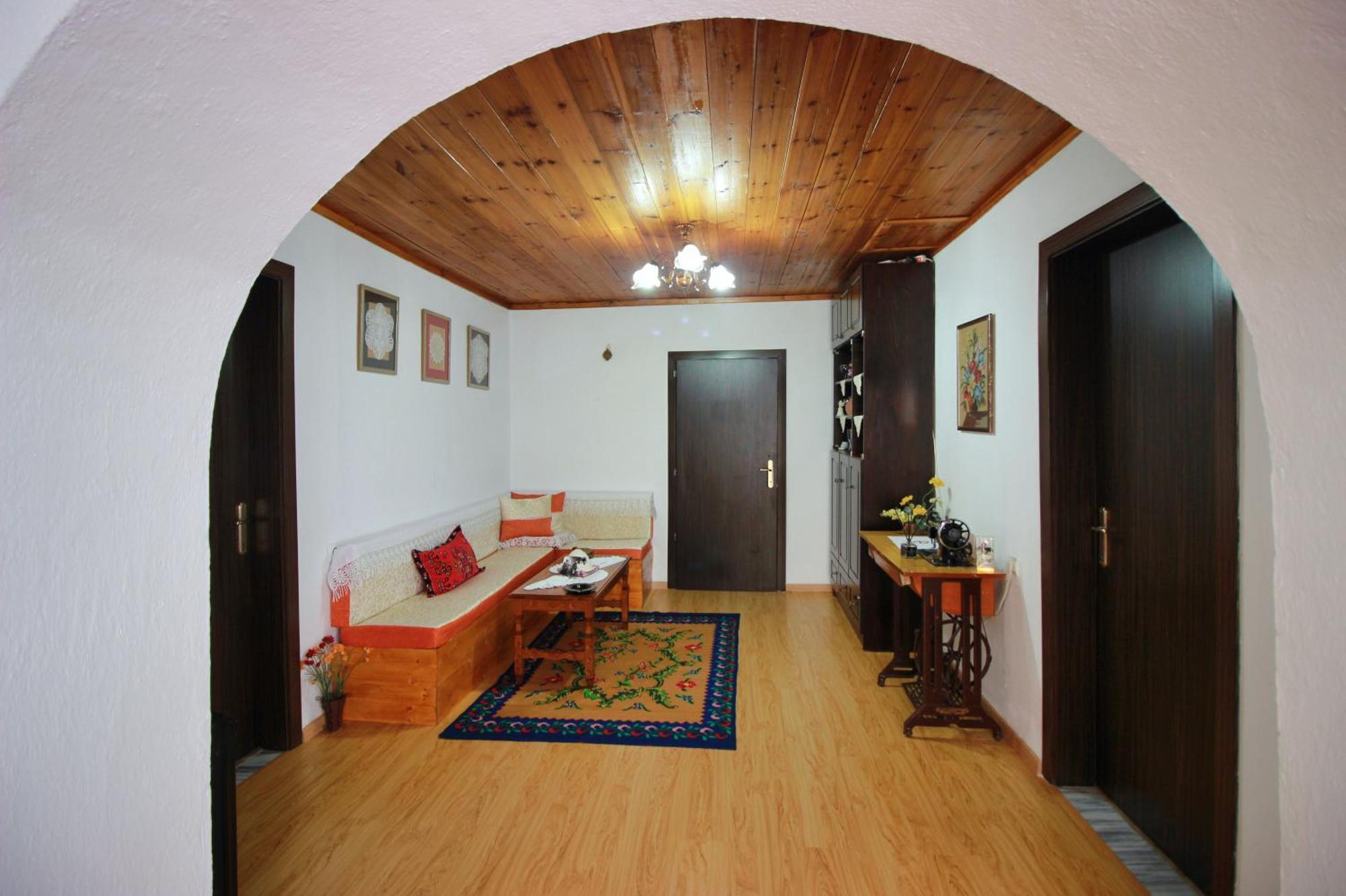 Guest House Denis Gjirokastër 外观 照片