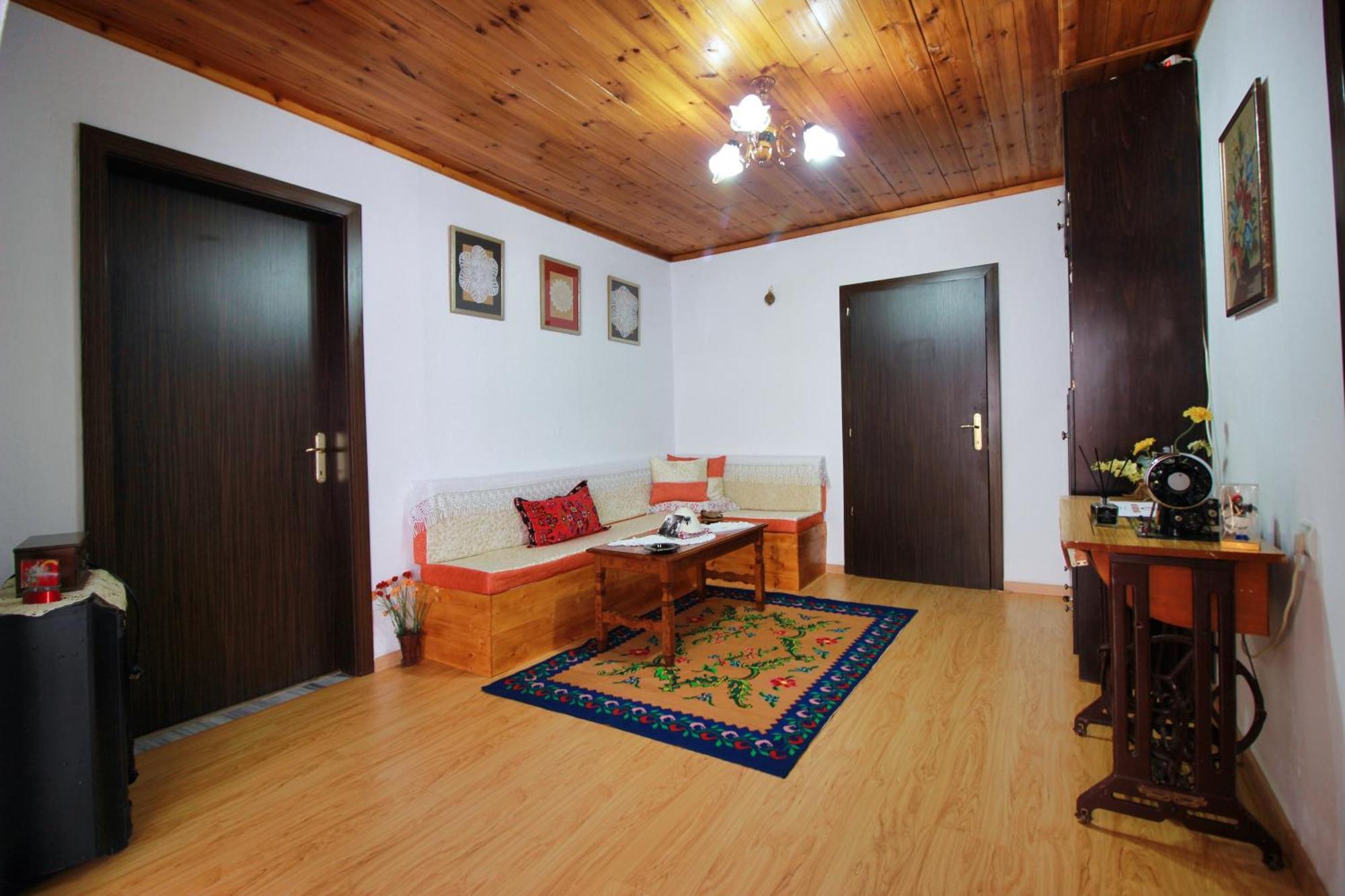 Guest House Denis Gjirokastër 外观 照片