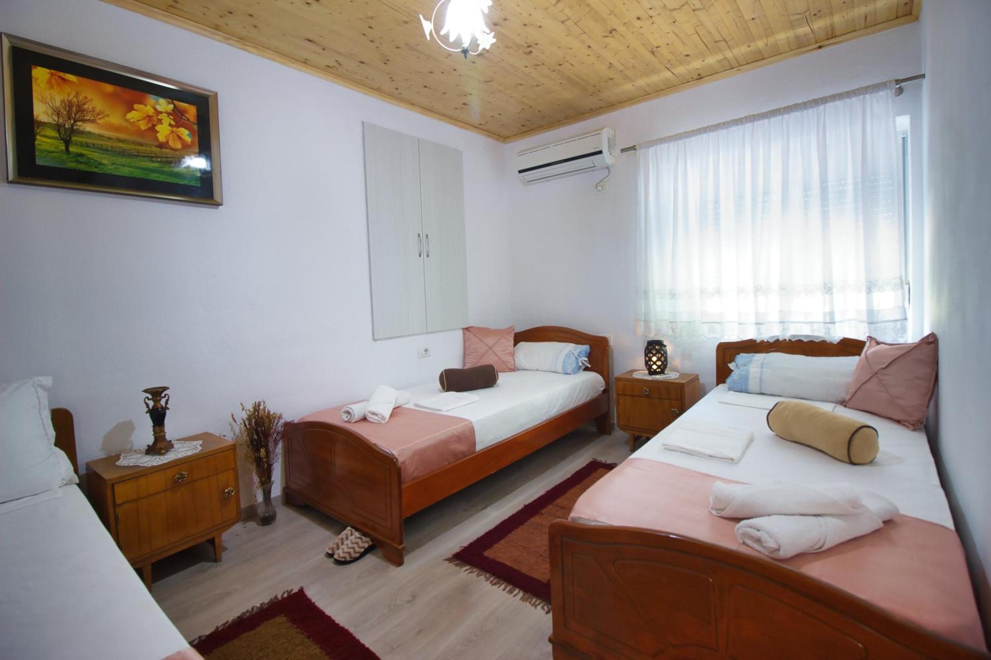 Guest House Denis Gjirokastër 外观 照片