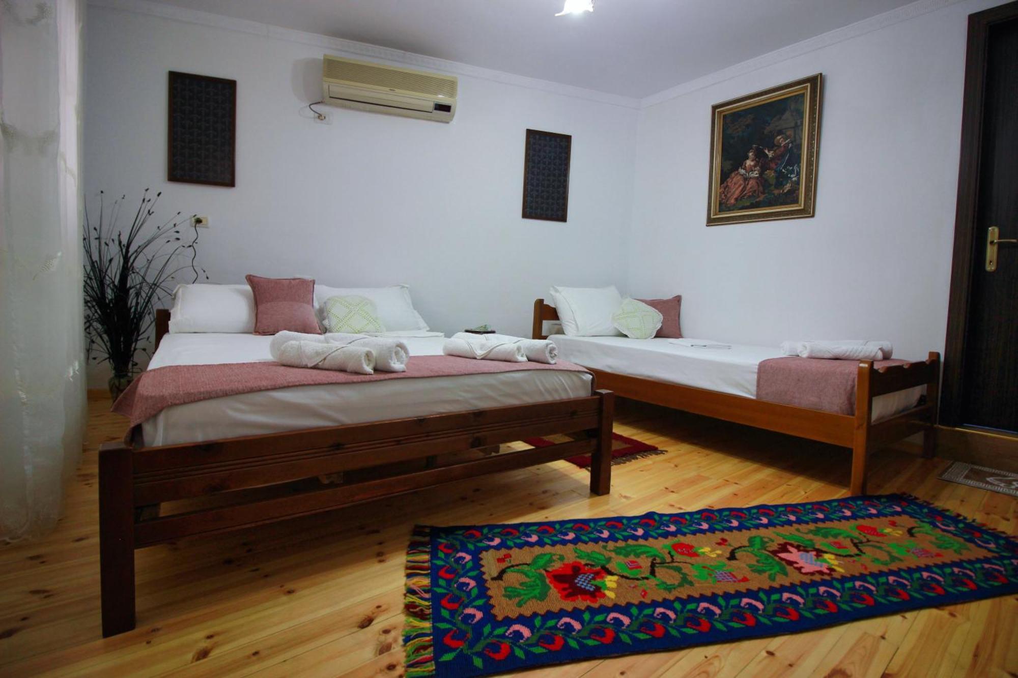 Guest House Denis Gjirokastër 外观 照片