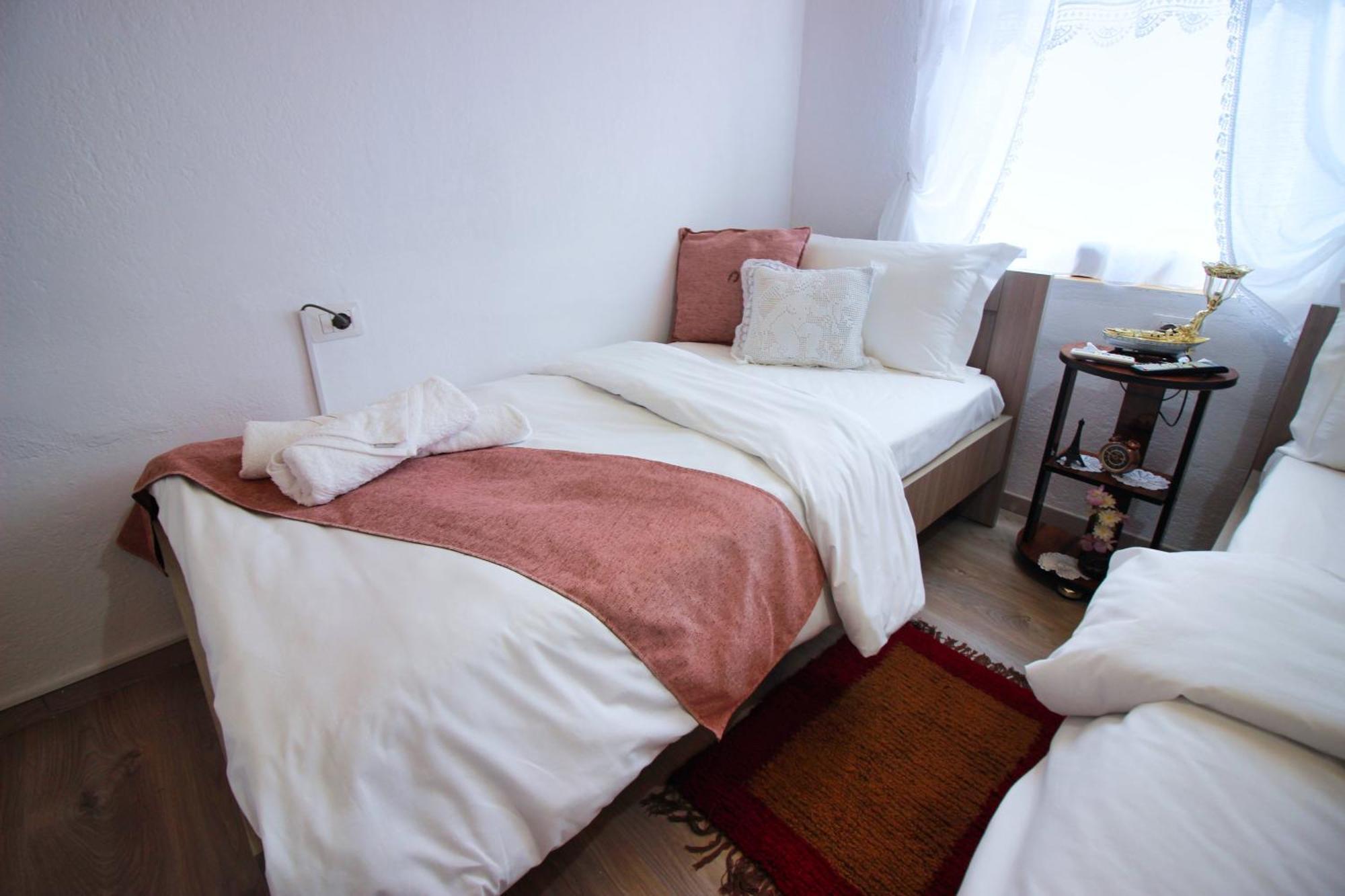 Guest House Denis Gjirokastër 外观 照片