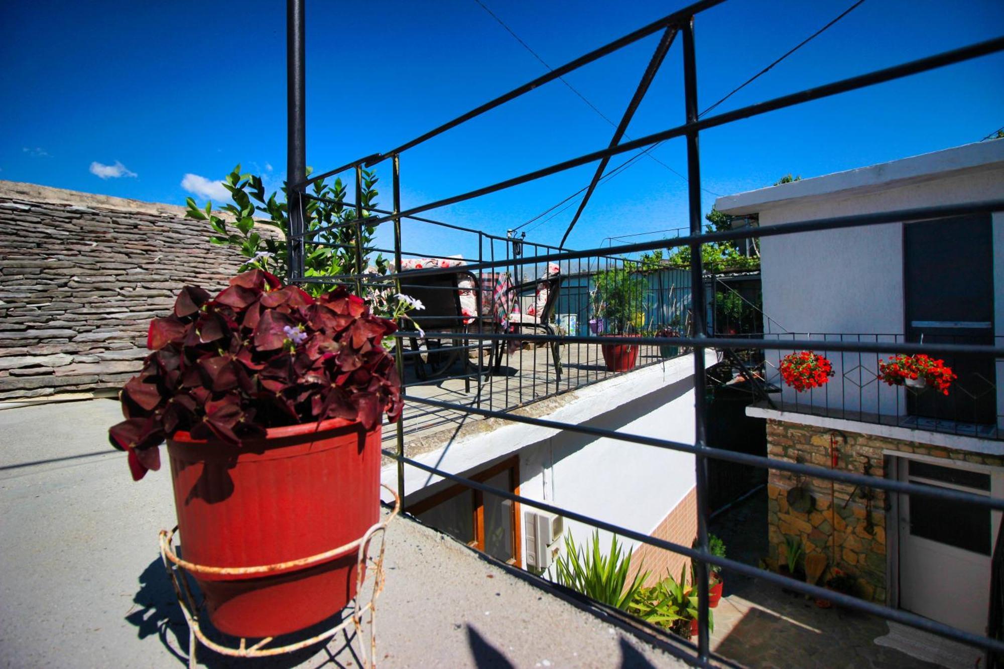 Guest House Denis Gjirokastër 外观 照片