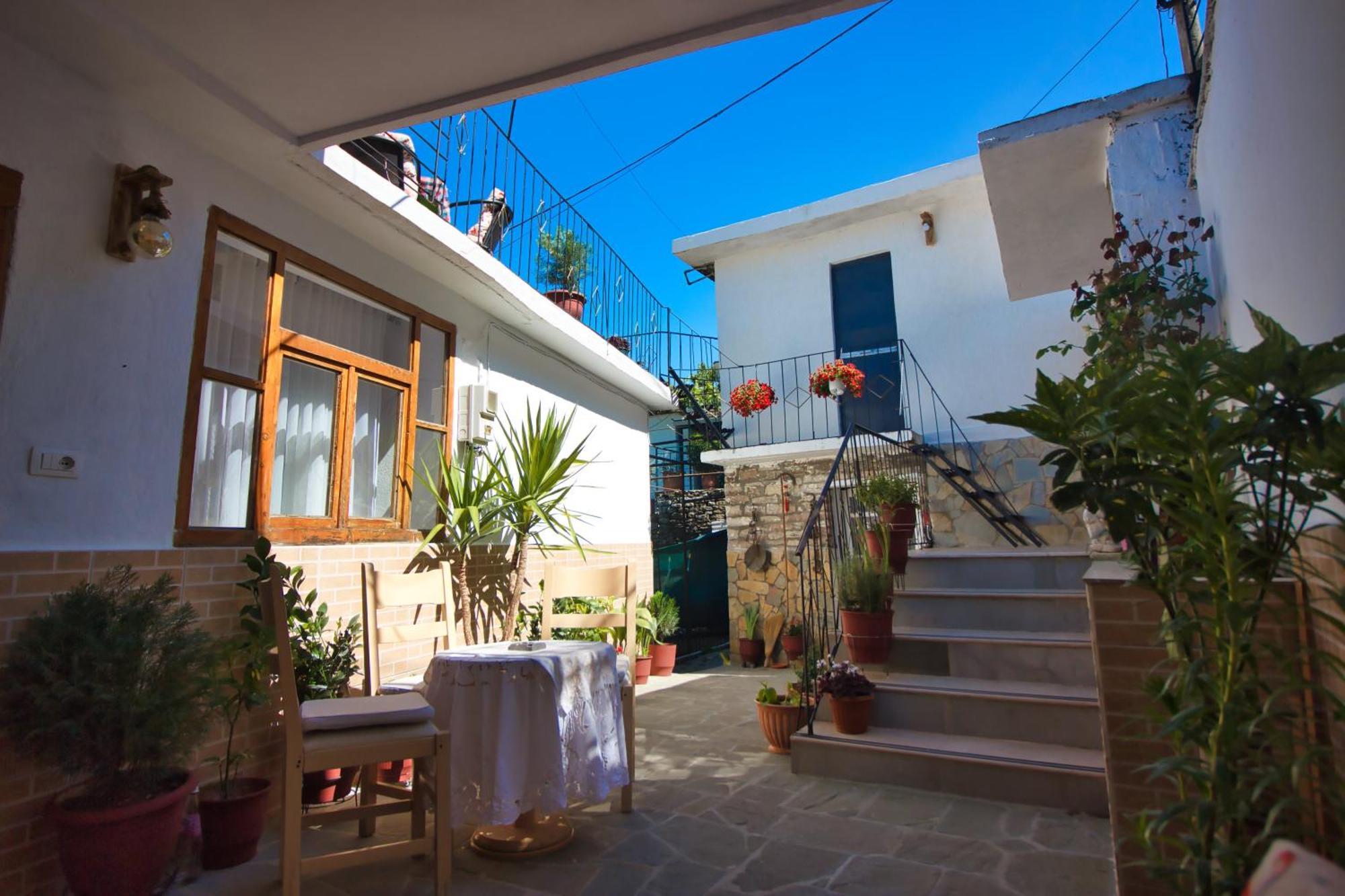 Guest House Denis Gjirokastër 外观 照片