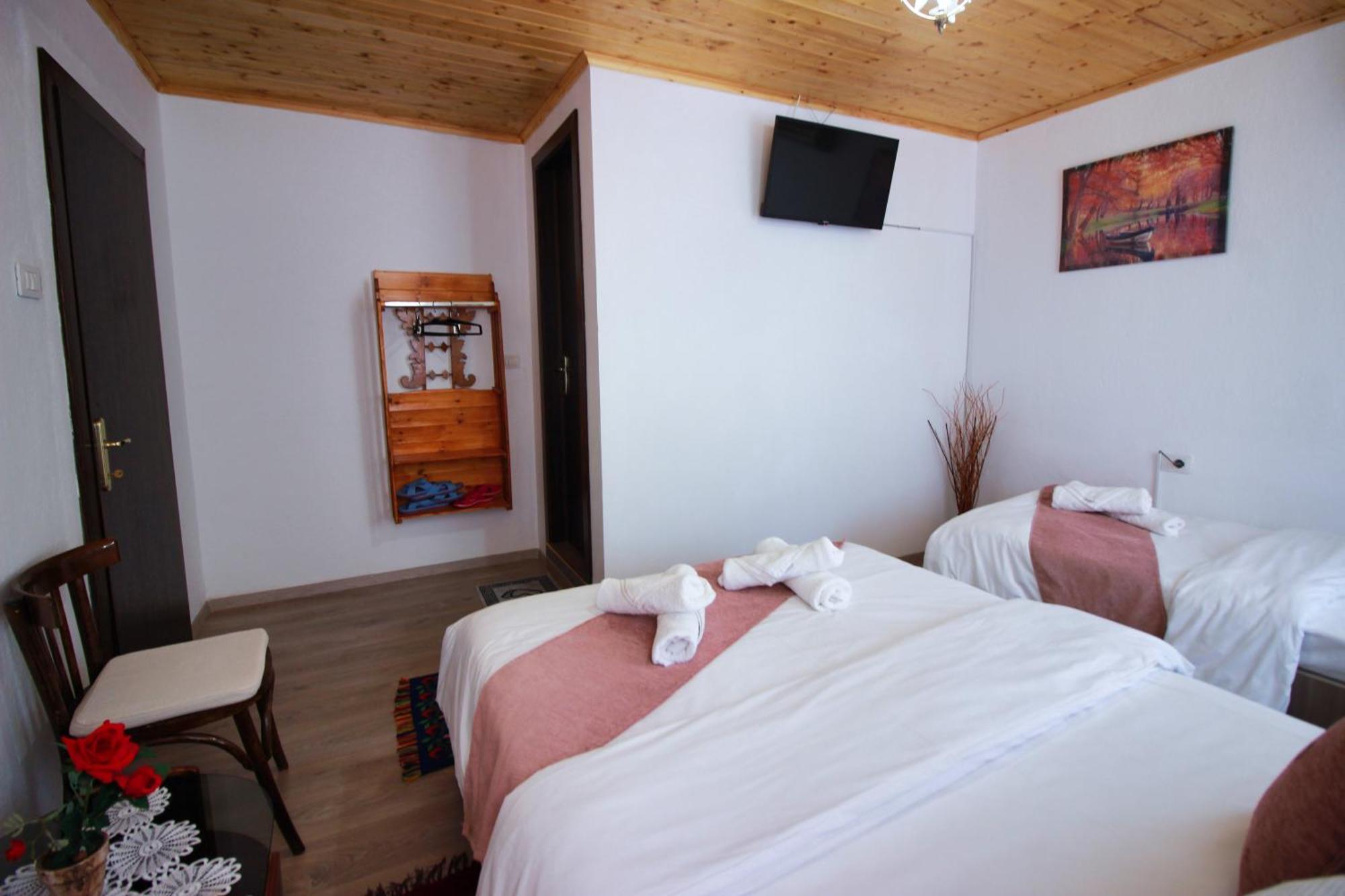 Guest House Denis Gjirokastër 外观 照片